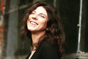 Ebru Ünlü Instagram - • sabırla çamur temizliği •