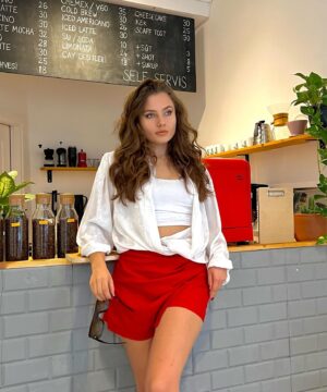 Ece Baliç Instagram - Ahhhhh en güzel kahveeeyi içmeye gelmişiiiim bugünnnn ♥️ 
@scaffcoffee 
@sercantublukkan 
#scaffcoffee