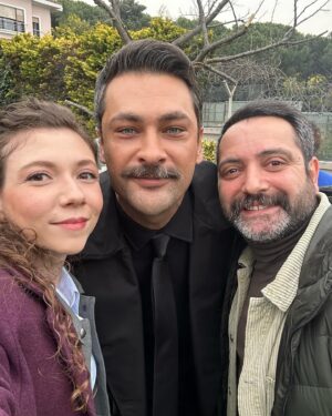 Ece Yüksel Instagram - İyi ki birlikte çalıştım, şahane ekipti ❤️ Ben veda postumu paylaşıyorum, akşamki bölümü kaçırmayın notu da düşüyorum