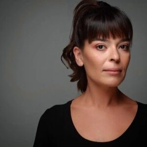Ececan Gümeci Instagram - Normallestirebildiklerimizden misiniz normallestiremediklerimizden misiniz ??? #photooftheday #portrait #actress #newpost #ececangümeci