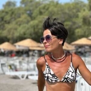 Ececan Gümeci Instagram - #hayatagülümse #actress #lifestyle #streetstyle #photooftheday #ececangümeci #summertime