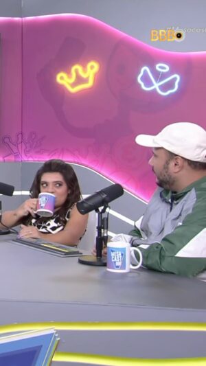 Ed Gama Instagram - #MESACASTBBB 🎙️ • @_pequenalo: "Vocês acham que um dia pode ter um Paredão Davi x Bia x Isabelle?" ❌👀 

Acompanhe o Mesacast BBB ao vivo no @globoplay, @gshow e @multishow! #BBB24 #RedeBBB