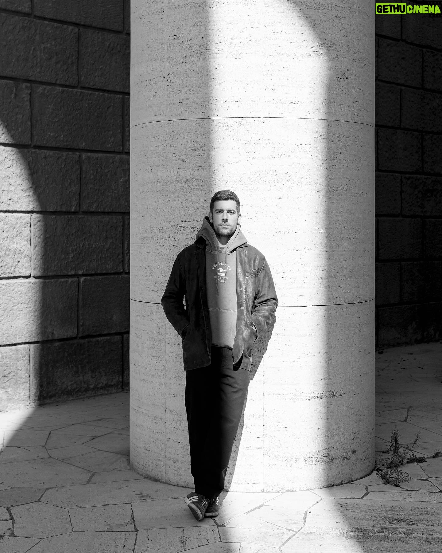 Ed Hendrik - 2.1K Likes - 🌗
ph: @luigilista