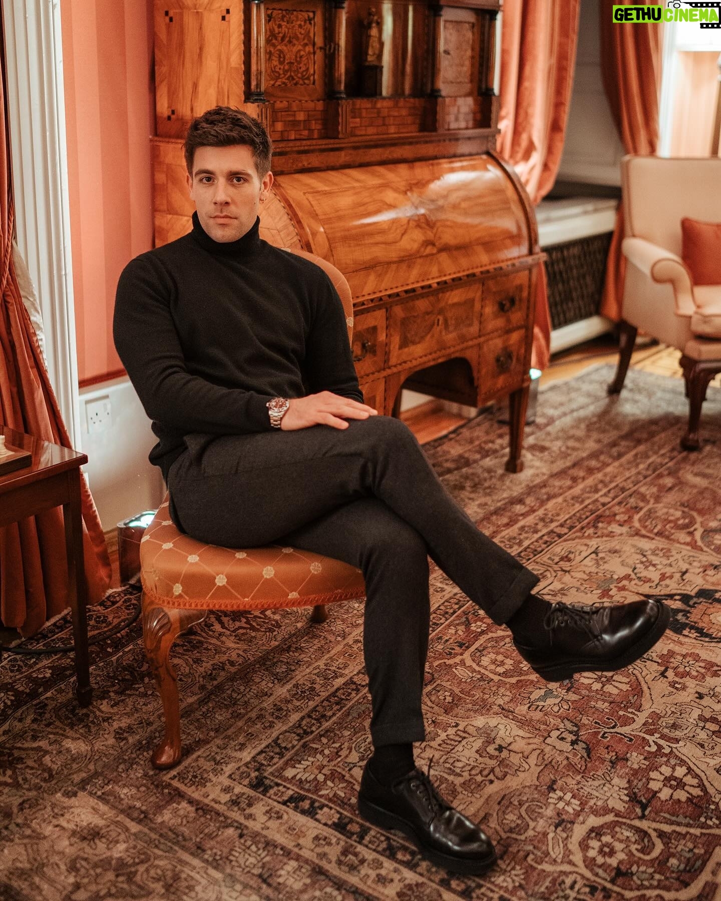 Ed Hendrik - 2.2K Likes - il mio primo paio di @churchs le ho ereditate da mio padre a 18 anni, un regalo che custodisco gelosamente
Thank you @churchs & @flaviocer for yet another incredible evening together. Elegance, craftsmanship, style… in one word: Excellence.
As per usual you raise the bar and manage to exceed the expectations. The new loafers collection is astonishing.
@churchs
#churchsshoes
#ad