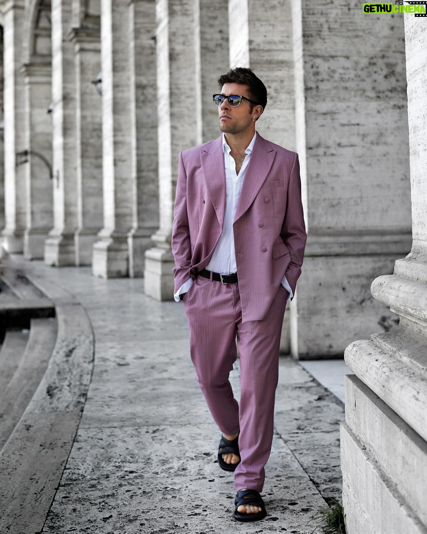 Ed Hendrik - 2.4K Likes - una giornata particolare ✨
@ludovicabizzaglia
grazie @luxuryfilesmagazine @therealfulviomaiani @vale.palumbo
