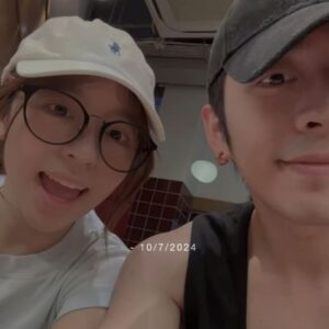 Edan Lui Instagram - .
和妹豬拍了半天拖👫🏻🍿🍨💖😘
@luiwaiyu_1030