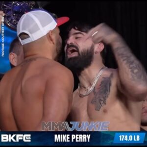 Eddie Alvarez Instagram - Mike Perry went OFF on Eddie Alvarez at the final #BKFC56 faceoff 😳