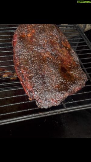 Eddie Jackson Instagram - You have to keep it moist folks 🤣!Seriously though I put my #bbq up against anyone! No question about it. #outchefd #bbq #texas