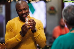 Eddie Jackson Instagram - 🍪🍪 #ChristmasCookieChallenge Alert! 🍪🍪

Watch this new episode on Sunday, November 13th at 8|7C on @foodnetwork @discoveryplus