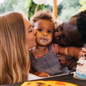 Éder Instagram - Parabéns meu amor pelo teu primeiro aniversário 🦁
O Papá e a Mama tem muito orgulho em ti🙏🏿
Obrigado pela tua alegria e energia contagiante ❤️🎂🎉🎊