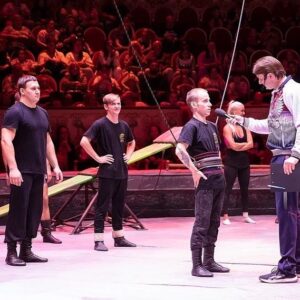 Edgard Zapashnyy Instagram - Свежие фото с прошедшей в цирке @circus_ciniselli Открытой Репетиции.
Это было интересно,весело,познавательно и полезно!
За фото спасибо @elenablednykh 😍
#циркбратьевзапашных #большоймосковскийцирк #росгосцирк #этопитердетка #нашаработа #цирк#оченьинтересно #запашные