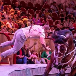 Edgard Zapashnyy Instagram - Свежие фото с прошедшей в цирке @circus_ciniselli Открытой Репетиции.
Это было интересно,весело,познавательно и полезно!
За фото спасибо @elenablednykh 😍
#циркбратьевзапашных #большоймосковскийцирк #росгосцирк #этопитердетка #нашаработа #цирк#оченьинтересно #запашные