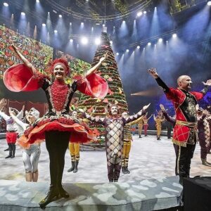 Edgard Zapashnyy Instagram - Шоу Большого Московского Цирка @greatcircus_ru «Кабы Я была Царица»!
Громаднейший успех в двух городах:

«Минск Арена» в столице Белоруссии - 4 шоу по 8.000 зрителей🥇
«Сибур Арена» в Санкт-Петербурге - 20 шоу по 3 000 зрителе🥇

Главный режиссер Аскольд Запашный @askoldzap 
Режиссер-постановщик Дарья Пурчинская @dashulya_fru 
За фото спасибо Елене Бледных @elenablednykh ❤️
#лучшеедлялучших #цирк#новыйгод #2023
#Минск#Беларусь #Питер#сделановроссии #запашные#лучшие #madeinrussia #circus