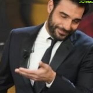 Edoardo Leo - 15K Likes - Indelebili reperti della serata finale di qualche Sanremo fa.
@pierfrancescofavino
#festival #sanremo2018