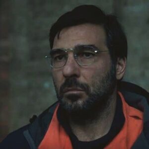Edoardo Leo Instagram - Ancora oggi ricevo messaggi, testimonianze e confessioni da padri, madri e soprattutto figlie su come il film “Mia” abbia generato dialogo, consapevolezze, paure, discussioni e abbracci. 
La mia interpretazione nel film Mia è tra le candidature come Miglior Attore al Ciak d’Oro. Si puó votare da oggi fino al 12 gennaio sul sito ciakmagazine.it
Grazie.