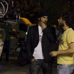 Edoardo Leo Instagram - Il 6 febbraio 2014 usciva al cinema un piccolo film che poi ha fatto una strada lunga. Sono passati già 10 anni da "Smetto quando voglio" e mi sembra impossibile. (Poi vedo la mia barba ora e invece è possibilissimo) Quel film ha spostato parecchie cose della mia vita, fatto nascere amicizie e ne ha cementate altre. Un gruppo meraviglioso, un momento felice. Grazie @_sydneysibilia_ per avermi fatto il regalo di poter dire: "Mi chiamo Pietro Zinni, sono un ricercatore universitario... e mi volevo soltanto comprare una lavastoviglie"