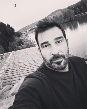 Edoardo Leo Instagram - Ieri a Firenze è stata una serata di teatro emozionante. Il teatro, come la libertá, è partecipazione. E col pubblico del Tuscany Hall lo abbiamo fatto insieme, siete stati parte fondante di questo spettacolo. E così in molte città in cui siamo stati a Novembre. Finisce un mese di viaggi, di storie raccontate a Perugia, Forlì ,Parma, Montecatini, Genova, Grosseto e poi ieri qui a Firenze. Grazie a tutti davvero. Ripartiamo da Mestre il 5 dicembre. A presto. 

#tiraccontounastoria