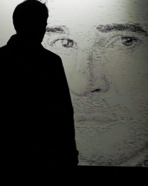 Edoardo Leo Instagram - Confesso. Me lo sono tenuto io. Timbri su tela. Ci ho aggiunto solo la data di uscita nel mondo di #eraora