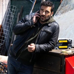 Edoardo Leo Instagram - Pronto? Ah è sold out? Grazie. 
Grazie ai romani (e non) che da stasera fino al 14 aprile per 5 repliche hanno esaurito i biglietti di #tiraccontounastoria al Teatro Brancaccio. 
Abbiamo aggiunto una data il 20 maggio ma anche in quella restano pochi biglietti. 
Torno stasera in un teatro che per me è stato cruciale. Ma ve lo racconto stasera. 
Nel frattempo potete recuperare le prime due puntate de Il Clandestino su Raiplay