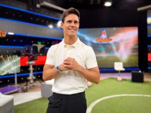 Edu Aguirre Instagram - Más de 7 años cumpliendo un sueño ☺️❤️
Mi casa @elchiringuitotv 

@poloclub
