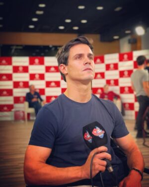 Edu Aguirre Instagram - Nervios.
Día de Clásico.
Día de Inside.
Noche de Chiringuito.
¿Cómo lo veis?