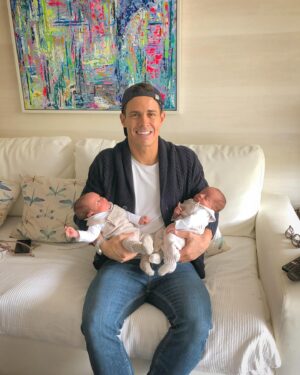 Edu Aguirre Instagram - Amor de tío ❤️👶🏼👶🏼
Borja y Bosco