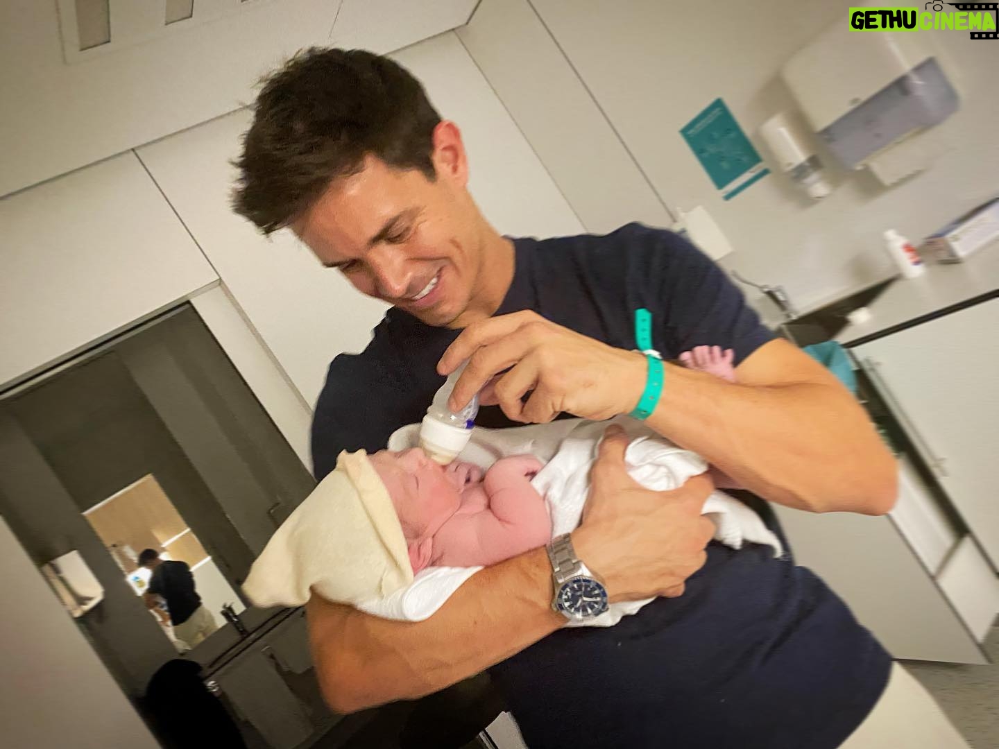 Edu Aguirre - 62.3K Likes - Qué felicidad❤️
Bienvenido hijo mío.
Gracias @julia_mmsalmean por tanto.
La familia sigue creciendo.