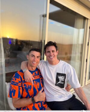 Edu Aguirre Instagram - Feliz cumpleaños mi hermano!!
Lo mejor está siempre por llegar.

@cristiano