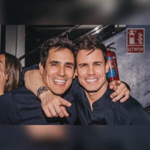 Edu Aguirre Instagram - Gracias a todos por una noche inolvidable. Seguir cumpliendo años rodeado de la gente que más quiero es el motor de mi vida. Eché mucho de menos a mi papá y a mi hermana @palomaaguirre13 
Especial agradecimiento a @teatrobarcelo por el cariño puesto en todo y hacerme sentir como en casa.
Y también a @clonti.eventos por la maravillosa decoración del lugar siempre con una sonrisa y ocupándose de absolutamente todo de principio a fin. 
OS QUIERO.
PD: Preparaos ya para la del año que viene…