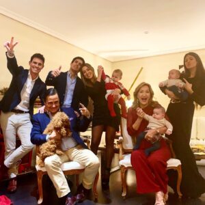 Edu Aguirre Instagram - Feliz y afortunado de estar esta noche con mi familia❤️🙏🏼
Feliz Navidad.
MissU @palomamccarthy13 @chris_mccarthy4