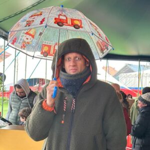 Edu Soto Instagram - Si llueve, un buen paraguas y a funcionar!!