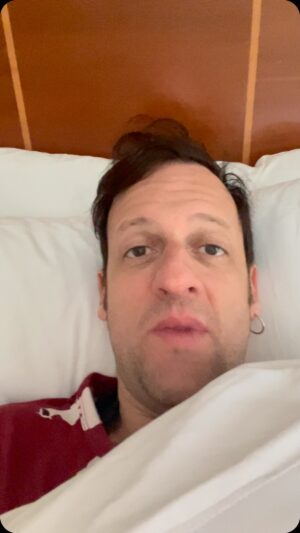 Edu Soto Instagram - Los achaques de la edad… 😂😂😂😂