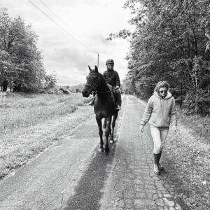 Eduardo Fuentes Instagram - Cabalgata en la campiña