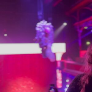 Eduardo Fuentes Instagram - En Paradise Latín de París con Alma y su amiga Ema. Un hermoso espectáculo para niños y padres donde la música, la magia y la fantasía se dan cita en un teatro como este, el cabaret más antiguo de la ciudad luz.