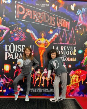 Eduardo Fuentes Instagram - En Paradise Latín de París con Alma y su amiga Ema. Un hermoso espectáculo para niños y padres donde la música, la magia y la fantasía se dan cita en un teatro como este, el cabaret más antiguo de la ciudad luz.