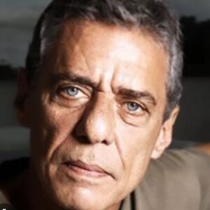 Eduardo Madeira Instagram - Chico Buarque fez 80 anos e Machado de Assis faria 185. São dois  dos meus heróis artísticos. Dois brasileiros que acrescentaram muito à língua portuguesa.
Ouvi João e Maria aos 17 anos. Foi o @miguelangelolopescosta que me mostrou. Mudou a minha vida.
Só pelos 30 li o Dom Casmurro de Machado Assis. Uma obra-prima absoluta. 
Parabéns a estes dois gigantes. Tornaram a minha vida bem melhor.