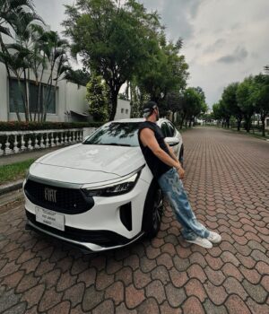 Eduardo Maruri Instagram - then i found you 🥹 @fiat_ecuador 

El maletero del #fastback tiene tanto espacio que entro hasta parado. También duermo mejor que en mi casa (ver última foto)