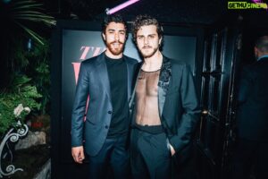 Eduardo Scarpetta Instagram - Oscar party by @maisonvalentino & @vanityfairitalia 

press office @othersrl 
  @vaneboz 
  @la_sara_kane