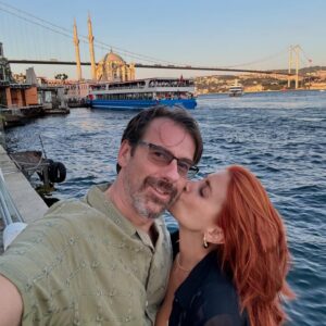 Eduardo Videgaray Instagram - Asia a un lado, al otro Europa y allá en el frente, Estambul. Finalmente con el amor de mi vida, @sofiariveratorres
