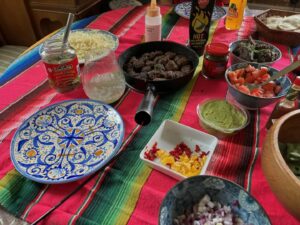 Edward Blom Instagram - En regnig sommardag anordnar man Tacomiddag med Mariachi-musik. Mexikanska chips, mexikansk läsk, refried beans, kaktus på burk, chili, salsas, riven gräddost, Margareta m.m. #taco  #mexicanfood  #texmex
