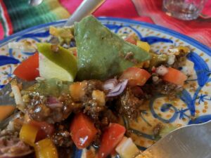 Edward Blom Instagram - En regnig sommardag anordnar man Tacomiddag med Mariachi-musik. Mexikanska chips, mexikansk läsk, refried beans, kaktus på burk, chili, salsas, riven gräddost, Margareta m.m. #taco  #mexicanfood  #texmex