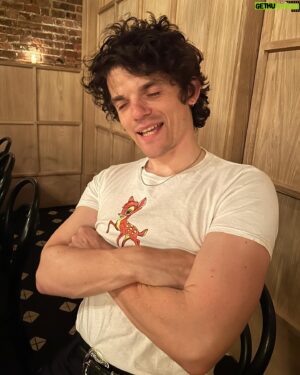 Edward Bluemel Instagram - just reminding you that I am not above “posting online”