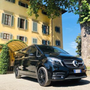 Edward Norton Instagram - The great Italian summer road trip was made fantastically easy thanks to the loan of this #ClasseV by @mercedesbenz . Handled the dusty dirt roads of Tuscany, the mad high speed tail-gaters on the Autostrada, the high passes of the Dolomiti, South Tyrol and Alps, packed with kids in car seats, piles of luggage & room to spare for friends. Brilliantly set up for fun. Wish we had these in the US. Sincere thanks to the lovely Benz team for letting us road test the #NewVClass  Made us feel like locals for a while!