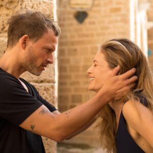 Efrat Dor Instagram - When you can’t be serious in a romantic goodbye scene... BTS #holylandsthemovie @axelkiener  by @hellmannsam