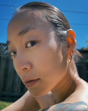 Egghead Chao Instagram - 各位親朋好友，補貨的時候到了。
@akimia_official 由根本解決各種肌膚問題的良方，用了以後便在曉腎心中拿下無法取代的地位。
各種不同功能的面膜，總是可以處理每一次重要時刻的肌膚狀況，敏感肌也可以放心使用。
這次終於把藍銅胜肽系列湊齊了！ 藍銅胜肽抗老精萃 報到！
依然質地清爽卻威力十足，不粘膩吸收度極佳，彈潤修護、細嫩透亮、撫紋緊實，有感活膚抗老。
「藍銅胜肽系列」不管怎麼樣都要有一組，修護與抗老的超有感組合；原價真的是會讓人卻步，團購價漂亮到真的是不用再想了。
還有新面膜問世「普羅拉斯控油修護」
調理肌膚油水平衡，減少痘痘的問題，乾性肌膚的也是可以用的；歐洲黃金之樹的山毛櫸提煉，撫紋同時重回彈力，搭配微電流技術讓玻尿酸成分深入肌底，養出水嫩飽滿膚質。
又多一個選項可以搭配使用了🥹

每個品項的詳細介紹及說明會在接下來的即時動態及精選裡，絕對不能讓大家與保養聖品擦身而過。

(這次滿額贈送的沒在手軟的，滿$3000就直接送價值$1200的產品)

🚩本次團購的品項有：
面膜-
藍銅胜肽抗老、東加海星藻保濕、高加索莓果亮白、ECTOIN光修護、微生態高效抗痕、日夜光感透亮、3A終極喚新乾式、普羅拉斯控油修護。
其他厲害品項-
杉霧秘境逆痕緊實美體乳、杉霧秘境全日防禦護手霜、ECTOIN光修護海洋友善抗曬露、藍銅胜肽抗老精萃、藍銅胜肽抗老面霜。
🚩限時搶購時間5/27(日)-6/9(日)。
🚩面膜買三件即6折，原價$3000，現在只要$1800。
🚩滿$1800免運送ECTION修護機能液30ml隨身瓶一瓶，滿$3000再送 PRO體驗包1盒(保濕、緊緻、亮白三款面膜)及杉霧秘境護手霜1支。
🚩搶購連結在首頁簡介處或是動態精選裡。