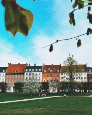 Ehan Bhat Instagram - Rosenborg Castle stands as a regal testament to Danish history, where the splendor of Renaissance architecture, the allure of royal treasures, and the beauty of tranquil gardens converge, inviting visitors to step into a world of royal grandeur.

#love #instagood #photooftheday #beautiful #denmark🇩🇰