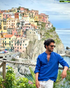 Ehan Bhat Instagram - This village is extremely charming and it is worth exploring the region and the ways which surround it, as there are many spots that offer privileged views of the fishing village. 

#manarolaitaly