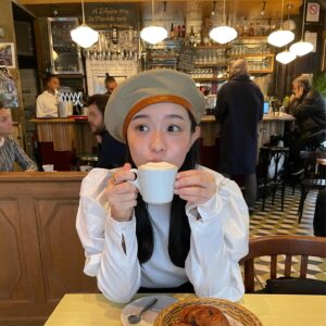 Ei Morisako Instagram - Merry Christmas 🎄
みなさんメリークリスマス
寒いのであったかくしてくださいねん🫶🌱