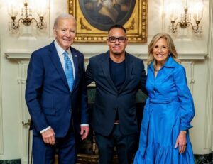Eif Rivera Instagram - It’s been an unreal year thus far. From Landing AL Pacino in my first film to 5 months later chillin in the White House talking about my people. 🏆 Can’t make this shit up Started with a good heart and a Camera 🎥 🚦 #equis