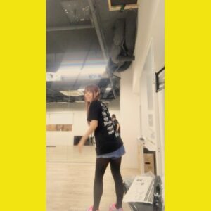 Eimi Naruse Instagram - 【今日のプリケツ💛✨】ケツを振ると世界は絶対明るくなれると思うんだ(*´∀`*)/！！！☆
#成瀬瑛美のプリケツシリーズ☆
#後からアフレコしてみた✨
#あんまちゃんと振れてない気がするコレ(ノ∀`*)！ｗ